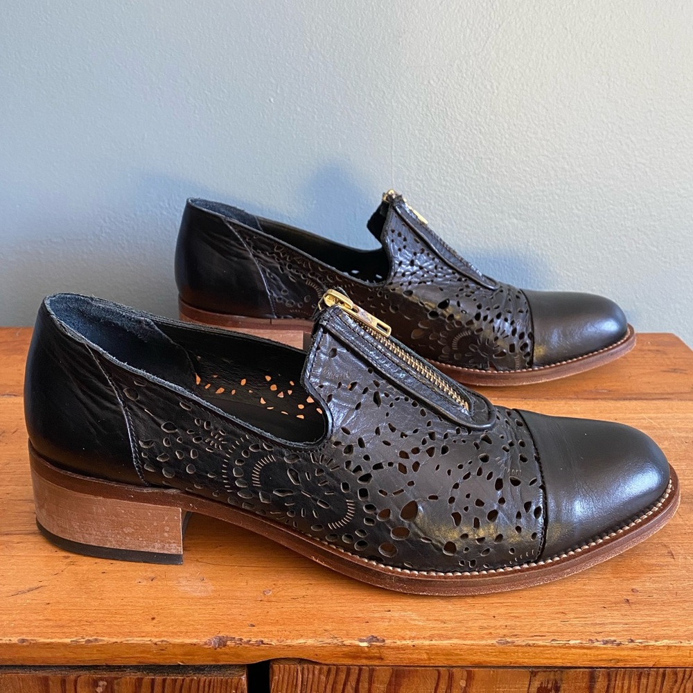 Beau Coops designer black cut out leather zip up loafers Size 40 made in Italy